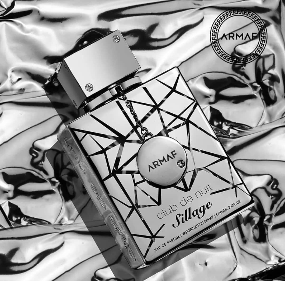 e42ff117-d1c0-4fb2-b8df-42d7d0bd10cc Club de nuit sillage